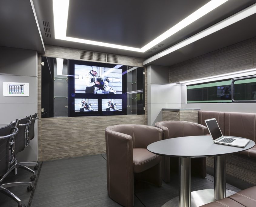 Referenz Audi Sport Customer Service Racetrailer von Bischoff + Scheck